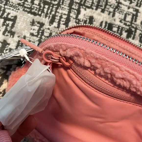 Lululemon Everywhere Belt Bag 1L Fleece - Picture 12 of 12